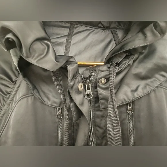 Lululemon Black Satin Wanderful Capelet Rain Poncho - Picture 6 of 8